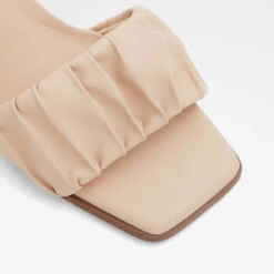 Aldo Adreran 13 Aldo Adreran -Ralph Lauren Store adreran beige 270 002 043 alt4 sq nt 1600x1600 17580ff8 3b14 4882 8cdb b3c1fb65d633 sw