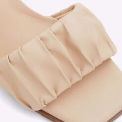 Aldo Adreran 15 Aldo Adreran -Ralph Lauren Store adreran beige 270 002 043 detail sq nt 2018x2018 ea8d9d37 32f1 4890 94c7 1068525c6a63 sw