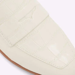 Aldo Adwauthiel -Ralph Lauren Store adwauthiel white 110 002 029 detail sq nt 2018x2018 2590fb25 d6ef 4147 9f9e 269168875b83 sw