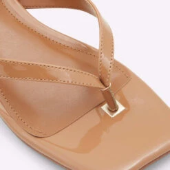 Aldo Agralella 13 Aldo Agralella -Ralph Lauren Store agralella beige 251 002 033 detail sq nt 2018x2018 5dec6464 987b 4d1d 9cf3 7c488245e8ff sw