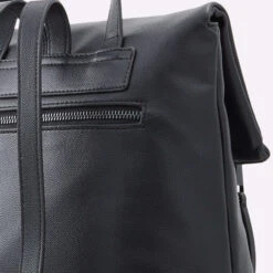 Aldo Agrendadia 11 Aldo Agrendadia -Ralph Lauren Store agrendadia black 008 002 034 detail sq nt 2018x2018 f57f2f5e e62d 41ef 98fd 013d3a50f133 sw