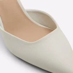 Aldo Basanti -Ralph Lauren Store basanti white 121 002 043 detail sq nt 2018x2018 dae7a1ed 0d25 4bcd b45b 0cd1fa4844be