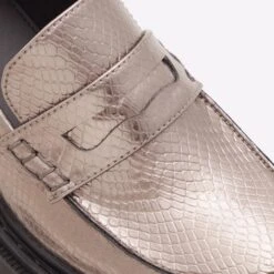Aldo Bigstrut -Ralph Lauren Store bigstrut grey 022 002 051 detail sq nt 2018x2018 f0fa7631 1aa2 49ac aa27 a58d3d4b0520