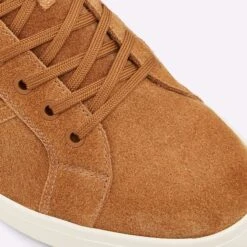 Aldo Binswood 13 Aldo Binswood -Ralph Lauren Store binswood brown 220 001 046 detail sq nt 2018x2018 a5ce8e35 64f5 48f9 8136 bfab67de6209 sw