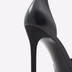 Aldo Blige -Ralph Lauren Store blige black 001 001 043 detail sq nt 2018x2018 02f21be4 92e7 474a 97c1 394f63bbba33