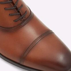 Aldo Bongerd -Ralph Lauren Store bongerd brown 220 001 043 detail sq nt 2018x2018 3fb13252 9691 47a2 a14f 26992bda27bd sw