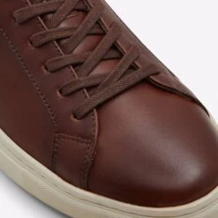 Aldo Classicspec -Ralph Lauren Store classicspec brown 220 001 043 detail sq nt 2018x2018 865739b0 07b1 4251 b3a6 9479acb52bce