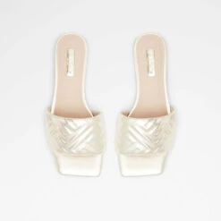 Aldo Cleona -Ralph Lauren Store cleona gold 710 002 008 alt5 sq nt 1600x1600 e7267582 5b96 4f35 8f13 8f27158022f6 sw