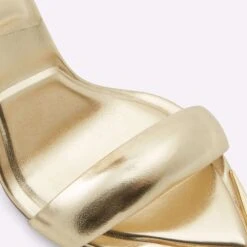 Aldo Contesa 15 Aldo Contesa -Ralph Lauren Store contesa gold 710 002 051 detail sq nt 2018x2018 725a9df8 7f8f 419a 8c6e 75332ea49893 sw