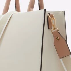 Aldo Daspias -Ralph Lauren Store daspias beige 270 002 008 detail sq nt 2018x2018 941bb7fc 7553 4268 b8b0 548ed2da69c3