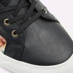 Aldo Destry -Ralph Lauren Store destry black 001 002 038 detail sq nt 2018x2018 c3b27e5c dd4f 41df a076 9c8a555d573f sw