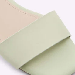 Aldo Doredda -Ralph Lauren Store doredda green 320 001 043 detail sq nt 2018x2018 d81e403a 0081 4144 bc8e bedbde8fd5ee sw