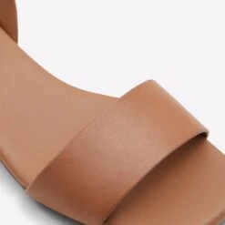 Aldo Dorenna -Ralph Lauren Store dorenna beige 251 001 043 detail sq nt 2018x2018 aec75ca4 5ebf 49f0 b2a3 36aef3625baf