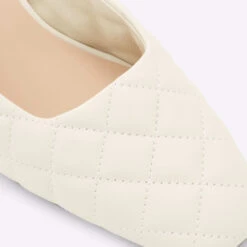 Aldo Drenna 15 Aldo Drenna -Ralph Lauren Store drenna white 110 001 039 detail sq nt 2018x2018 9f2c8b0c 7a6d 49cf a577 99c71b3cad25 sw