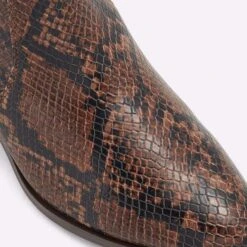 Aldo Erigori -Ralph Lauren Store erigori brown 200 002 044 detail sq nt 2018x2018 cd6f01df 4a9f 4e3f 9bab ff4ca65a7d8d sw