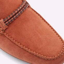 Aldo Fildes -Ralph Lauren Store fildes brown 221 001 046 detail sq nt 2018x2018 3d417c35 5ef0 41f5 9975 58a60443688d sw