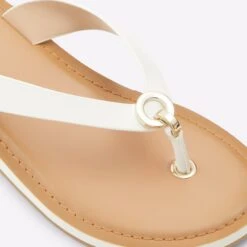 Aldo Galalelian -Ralph Lauren Store galalelian white 100 002 043 detail sq nt 2018x2018 5b766424 cb68 4d60 b47b f971b37c958d