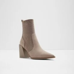 Aldo Ganina -Ralph Lauren Store ganina grey 068 001 031 alt3 sq nt 1600x1600 2e755623 a9fb 483a 8e94 7e6436040a6d