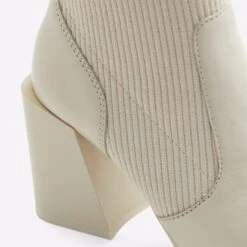 Aldo Ganina -Ralph Lauren Store ganina white 110 001 043 detail sq nt 2018x2018 7646522c b017 453f b5d5 dd136ee78e70