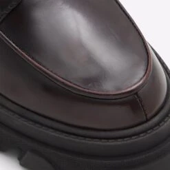 Aldo Grandtrek -Ralph Lauren Store grandtrek red 601 001 042 detail sq nt 2018x2018 7cc0e691 e462 4b3b b96a d843ab5b45af