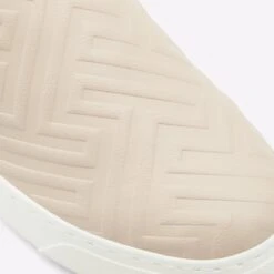 Aldo Gung 15 Aldo Gung -Ralph Lauren Store gung pink 680 002 008 detail sq nt 2018x2018 77479c09 87ba 42d6 b144 e7e399e9b2b9