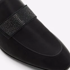 Aldo Heckels -Ralph Lauren Store heckels black 004 002 042 detail sq nt 2018x2018 d45364d2 dfa9 45a2 ae6f 6826e090bf18