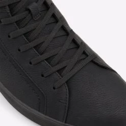 Aldo Ierullo -Ralph Lauren Store ierullo black 001 002 031 detail sq nt 2018x2018 d991ebd7 e110 4d2d bd49 58aad9818799