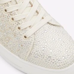 Aldo Kaausien -Ralph Lauren Store kaausien white 109 002 029 detail sq nt 2018x2018 605bd27e bb7b 46ee 917a e2b6eb0c5ad1