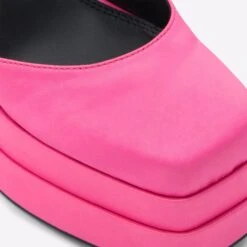 Aldo Kersaudy 15 Aldo Kersaudy -Ralph Lauren Store kersaudy pink 670 003 032 detail sq nt 2018x2018 bfa1d28f a923 4339 8d0a c5d963478c99