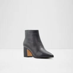 Aldo Kissa -Ralph Lauren Store kissa black 001 001 043 alt3 sq nt 1600x1600 56730d89 b16e 4650 b1f8 173e05455ce0