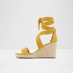 Aldo Laretta 10 Aldo Laretta -Ralph Lauren Store laretta yellow 700 001 046 alt2 sq nt 1600x1600 d4612291 fe51 450e abbf 4bdc514ba5f6