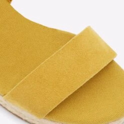 Aldo Laretta 13 Aldo Laretta -Ralph Lauren Store laretta yellow 700 001 046 detail sq nt 2018x2018 974e5ed8 7007 4cd7 8bb4 18038d073903