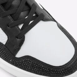 Aldo Lauder 15 Aldo Lauder -Ralph Lauren Store lauder black 007 002 042 detail sq nt 2018x2018 f24d8178 abef 4fbe 8a0c 5464912c6139