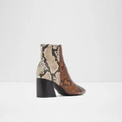 Aldo Layla 9 Aldo Layla -Ralph Lauren Store layla multi 960 001 044 alt1 sq nt 1600x1600 797c2253 def4 4c32 a76a ba9fcd672fb8