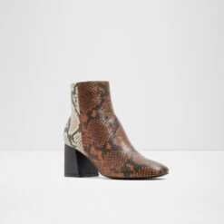 Aldo Layla 11 Aldo Layla -Ralph Lauren Store layla multi 960 001 044 alt3 sq nt 1600x1600 d2b7b968 26a6 46eb b1ed 6f326d2dc09a