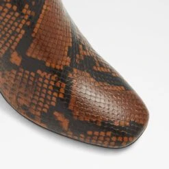 Aldo Layla 12 Aldo Layla -Ralph Lauren Store layla multi 960 001 044 alt4 sq nt 1600x1600 20f4351f a883 4ae7 b63b 868699c94b48