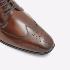 Aldo Leelen -Ralph Lauren Store leelen brown 201 001 033 detail sq nt 2018x2018 402ceb61 912a 4cbd 87d9 43fd44baf6c9