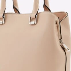 Aldo Legoiri -Ralph Lauren Store legoiri beige 270 002 029 detail sq nt 2018x2018 5ef3edba b817 4c9b b790 7d1297ce6c22