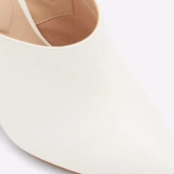 Aldo Nichy 13 Aldo Nichy -Ralph Lauren Store nichy white 100 001 043 detail sq nt 2018x2018 e2e6e218 0664 4a5a beff eeb0f875b55c