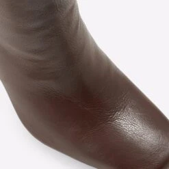 Aldo Oluria 13 Aldo Oluria -Ralph Lauren Store oluria brown 201 001 043 detail sq nt 2018x2018 45f13f7e 074b 4178 b96a 6857bb9d3db4