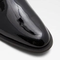 Aldo Osgoode -Ralph Lauren Store osgoode black 001 001 033 alt4 sq nt 1600x1600 3e2e68e2 caba 49f1 9df6 6efb609beee5