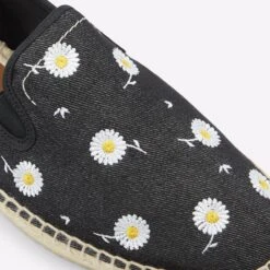 Aldo Paycien 15 Aldo Paycien -Ralph Lauren Store paycien black 001 003 005 detail sq nt 2018x2018 e8031fe7 1e29 4d00 9abe 6339f3bf4333