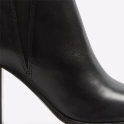 Aldo Pessa -Ralph Lauren Store pessa black 001 001 043 detail sq nt 2018x2018 d603642b 8811 40ff a862 7006adad27c0