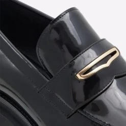 Aldo Pierre -Ralph Lauren Store pierre black 001 001 043 detail sq nt 2018x2018 f9a11a6b 2ad9 49db 99e0 9f603d9fdd78