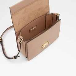 Aldo Praets 9 Aldo Praets -Ralph Lauren Store praets beige 270 002 043 alt2 sq nt 1600x1600 8e9f10ba a905 446a 92b0 3073d554dd02