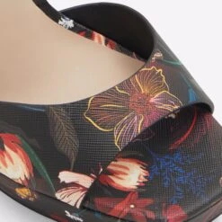 Aldo Prisilla -Ralph Lauren Store prisilla red 640 002 038 detail sq nt 2018x2018 810c93e2 f505 4b83 b143 c4f155c0eb84