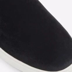 Aldo Proton -Ralph Lauren Store proton black 001 003 048 detail sq nt 2018x2018 63bdff05 985b 4509 b724 d0ca49db86ed