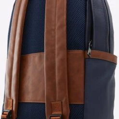 Aldo Qiseth -Ralph Lauren Store qiseth blue 410 002 043 detail sq nt 2018x2018 c0f73728 0755 4476 ae87 f3eb92d3b059