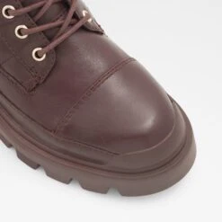 Aldo Quilt -Ralph Lauren Store quilt brown 201 001 043 alt4 sq nt 1600x1600 4086afde b632 40fd a332 959d67365afe