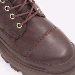 Aldo Quilt -Ralph Lauren Store quilt brown 201 001 043 detail sq nt 2018x2018 77e68369 6fed 41c6 b143 b8cc53b6e8c1